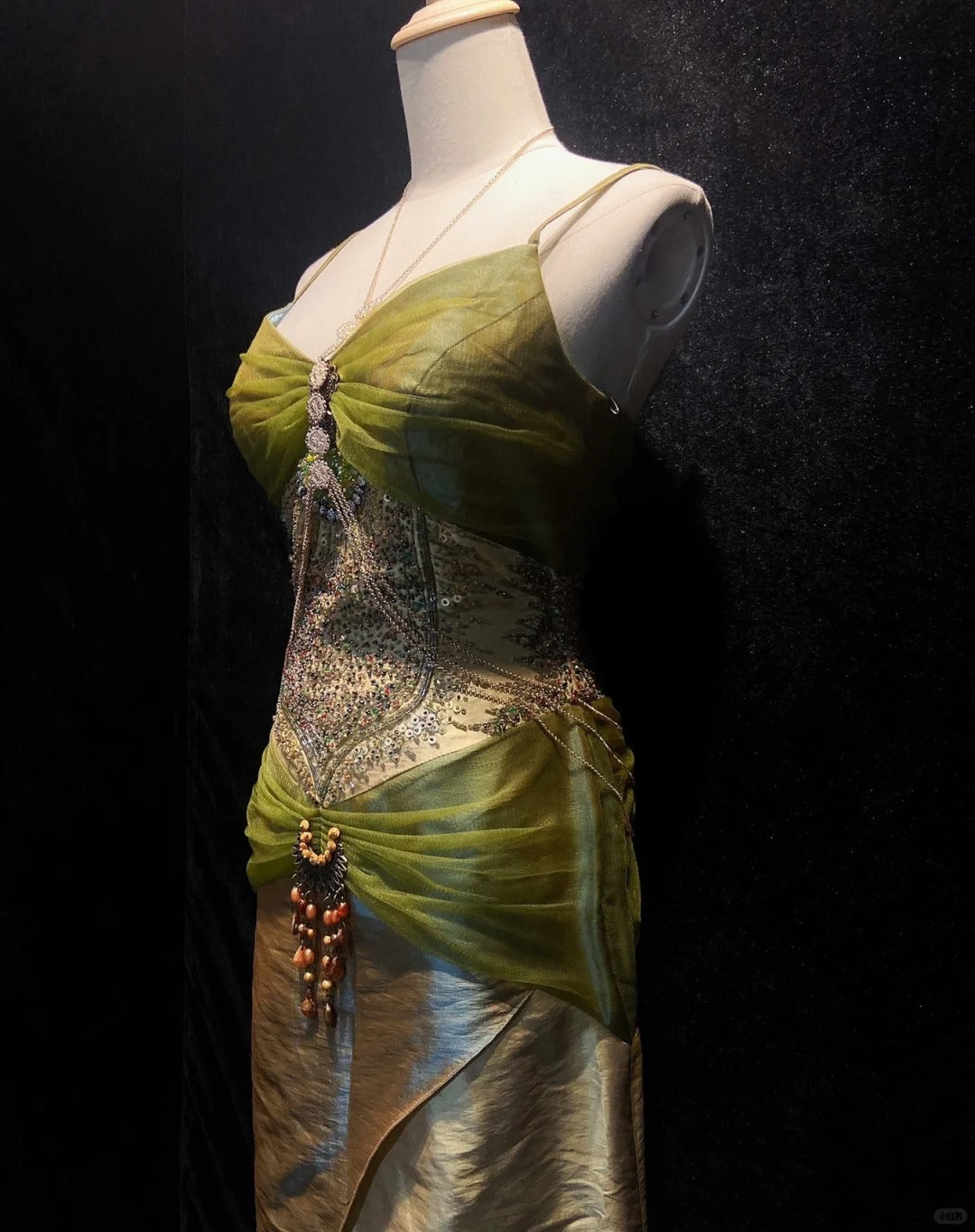 Inspiration für bescheidene Abschlussballkleider: Meerjungfrauen-Spaghettiträger, grüner Chiffon mit Perlen im 80er-Jahre-Stil, lange Ballkleider N3409