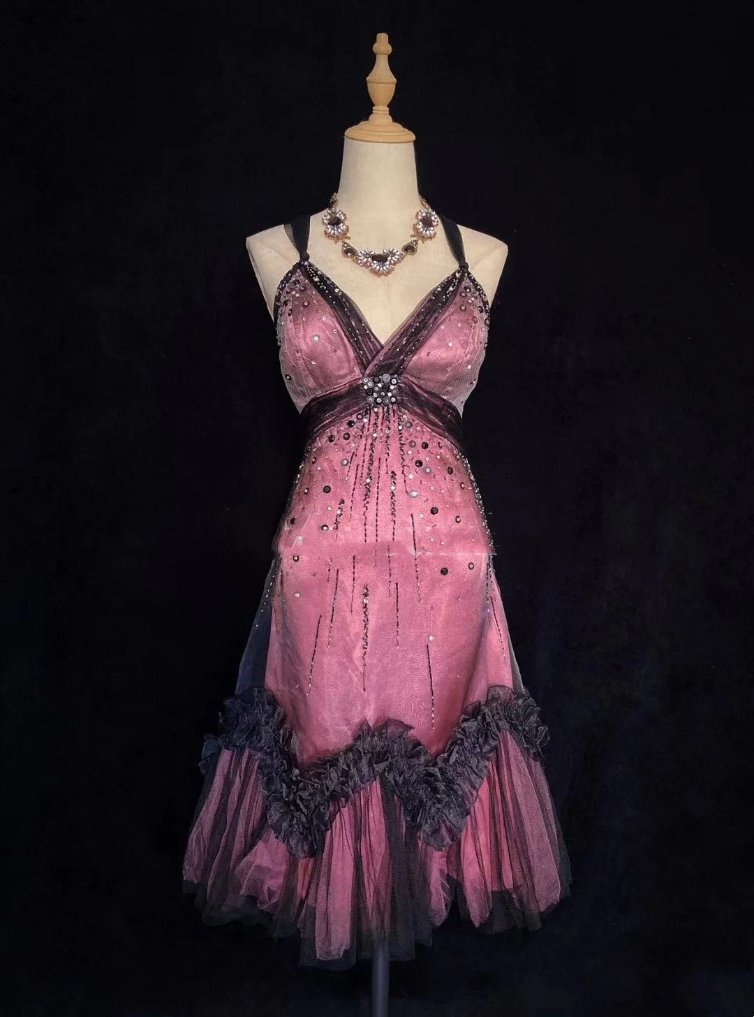 Robes de bal intemporelles sans manches ligne A en tulle noir longueur thé avec perles robe de rentrée N3255