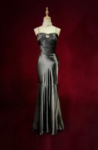 Vintage-Abschlussballkleider Meerjungfrau Spaghettiträger Satin Schwarz mit Rüschen Langes Abendkleid N2497