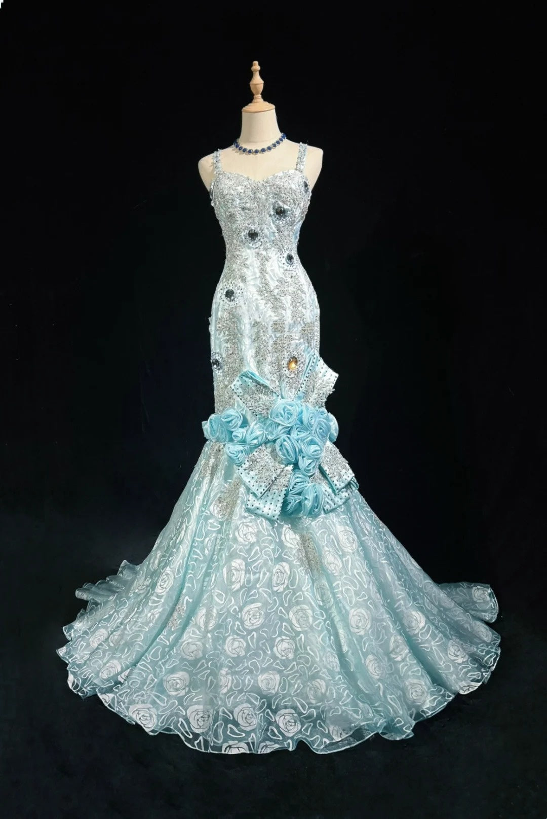 Belles Robes de Bal Sirène Bretelles Fines Bleu Ciel avec Fleurs Perles Longues Tenues de Soirée N3319