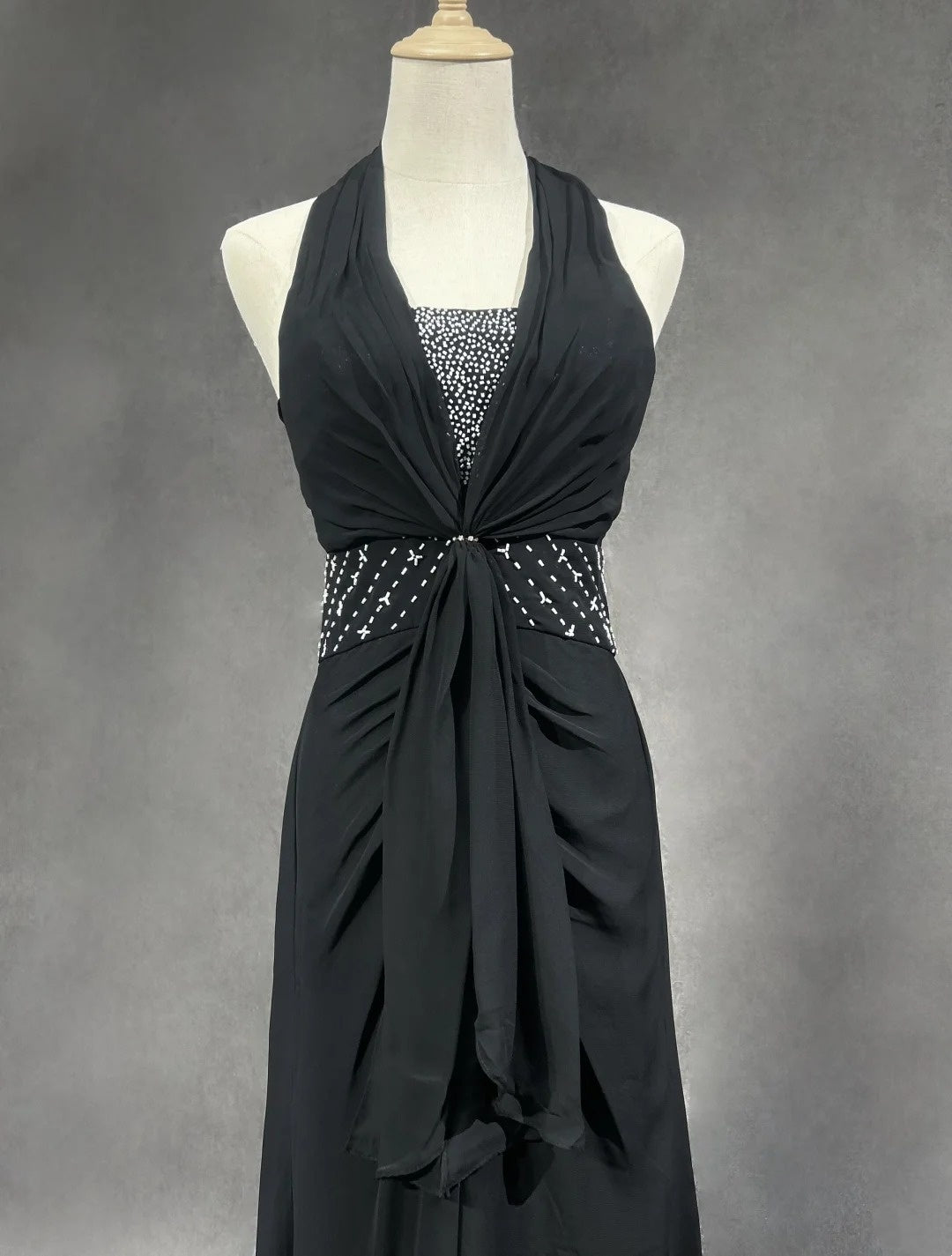 Vintage Prom-Kleider A-Linie Neckholder Schwarz Chiffon Perlenstickerei 1970er Jahre Langes Abendkleid N2619