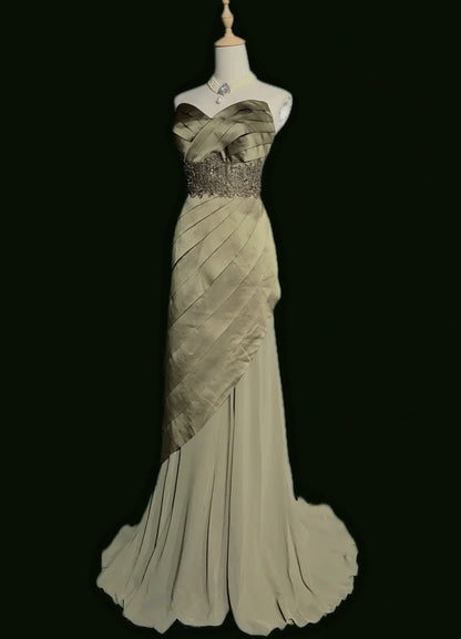 Robes de bal modestes Sirène Cœur Vert olive Satin Sans manches Tenues de cérémonie N3609
