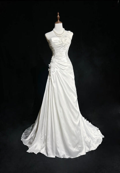Robes de Bal Vintage Sirène Asymétrique Blanches avec Appliques Volants Satin Années 90 Robe de Soirée Formelle N2589