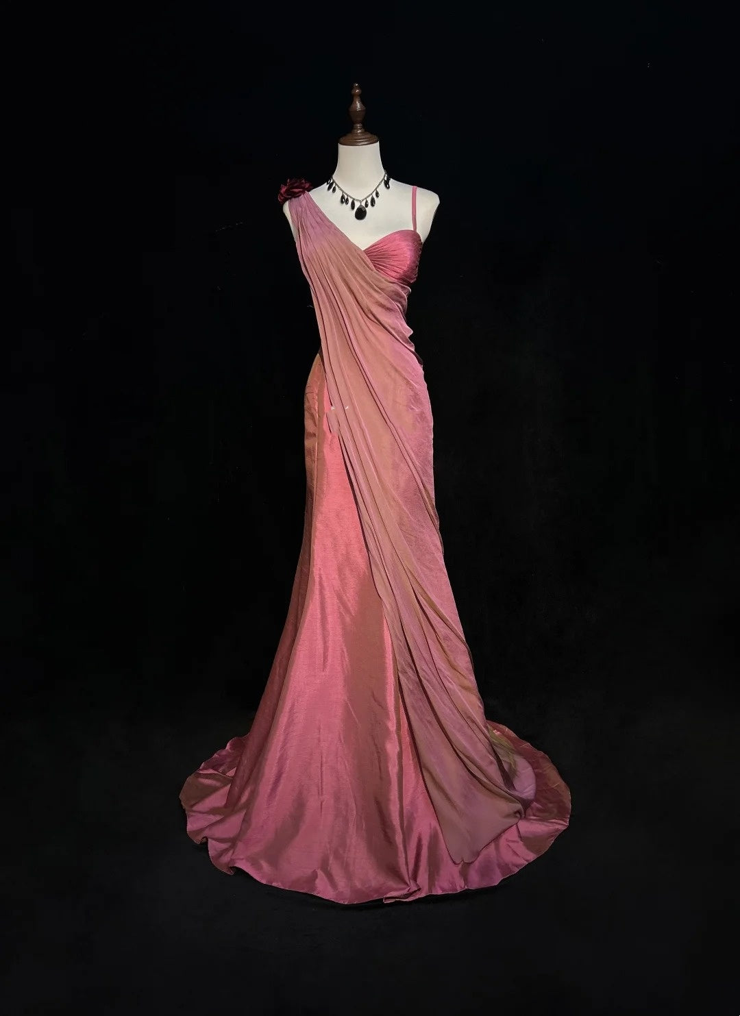 Robes de bal vintage des années 60, sirène asymétrique, bretelles, mousseline rose avec longue robe de bal à volants N3095