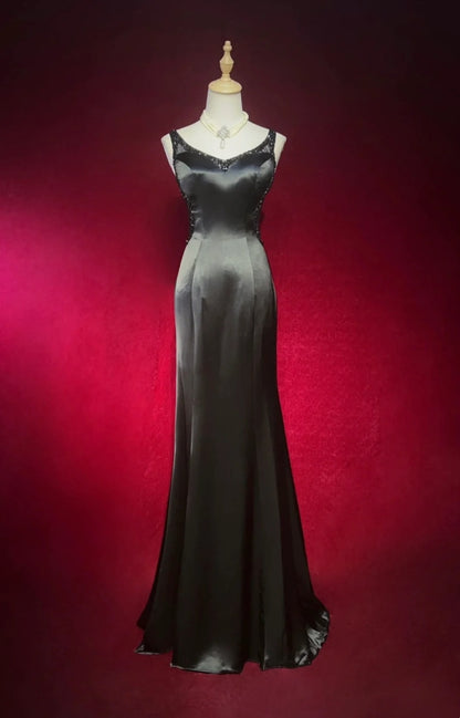 Vintage Prom Dresses Meerjungfrau V-Ausschnitt Schwarz Satin Mit Perlen Bestickt Rückfrei Langes Ballkleid N2508