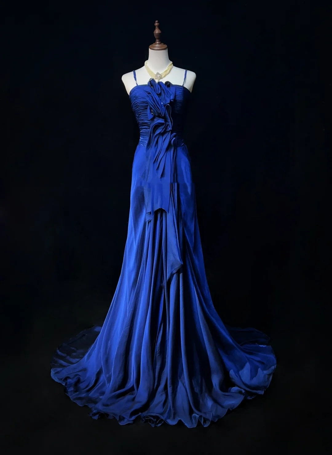 Inspiration Robes de bal vintage Sirène Bretelles fines Bleu roi Volants Années 80 Longue robe de soirée N2744