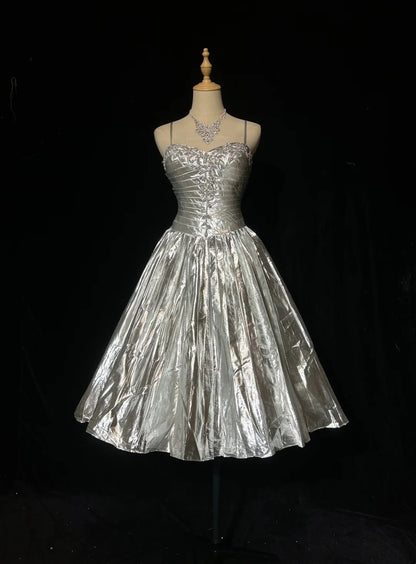 Robe de bal vintage bretelles fines grise longueur genou Inspo senior Robe de soirée d'anniversaire 16e Robes de rentrée scolaire RB3952