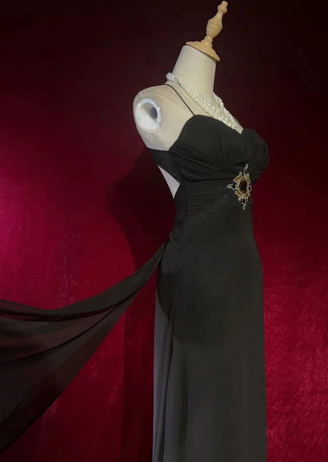 Vintage Prom Dresses A-Linie Spaghetti-Träger Black Tie Kleid mit Perlen 80er Jahre Langes Abendkleid N2730
