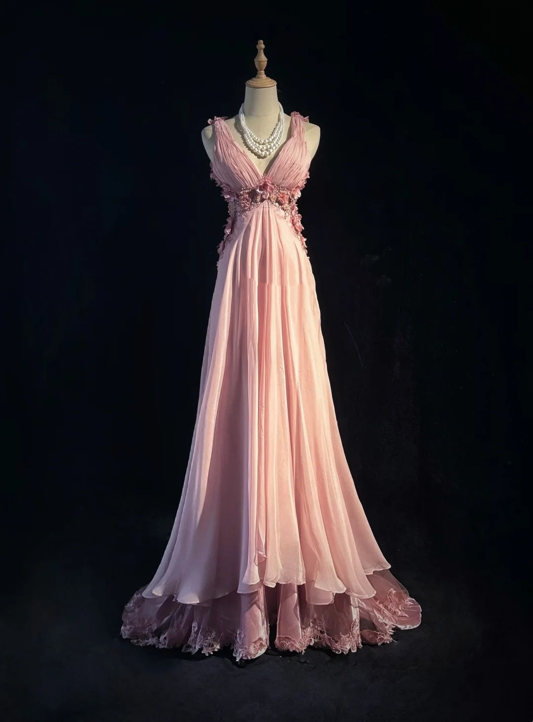 Vintage Abschlussballkleider A-Linie V-Ausschnitt Rosa Chiffon 70er Jahre mit 3D Blumen Perlenbesatz Langes Abendkleid N2528