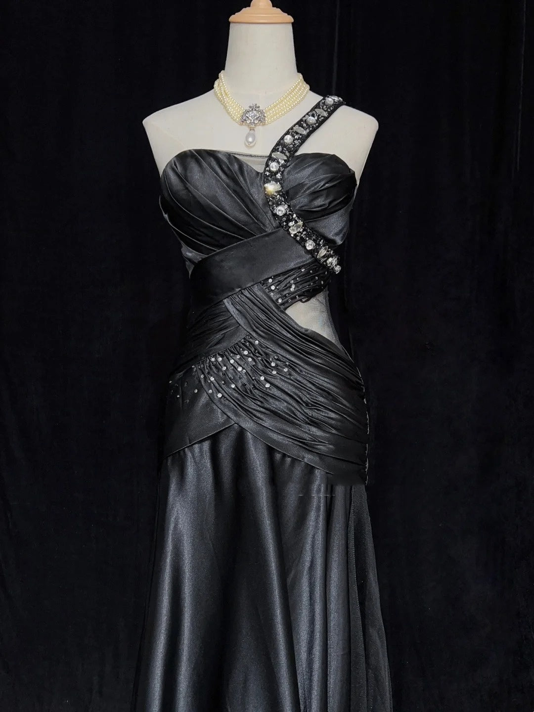 Vintage Abschlussballkleider 80er Meerjungfrau One Shoulder Black Tie Kleid mit Perlenstickerei Semi Formal Abendgarderobe N3636