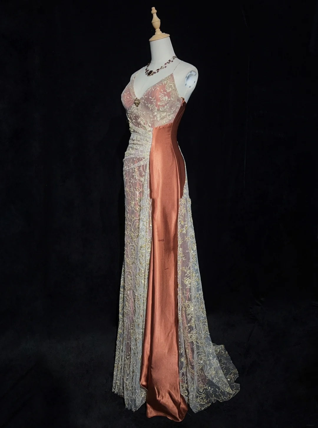 Robes de bal modestes sirène bretelles fines dentelle dorée avec perles longues tenues de soirée N3462