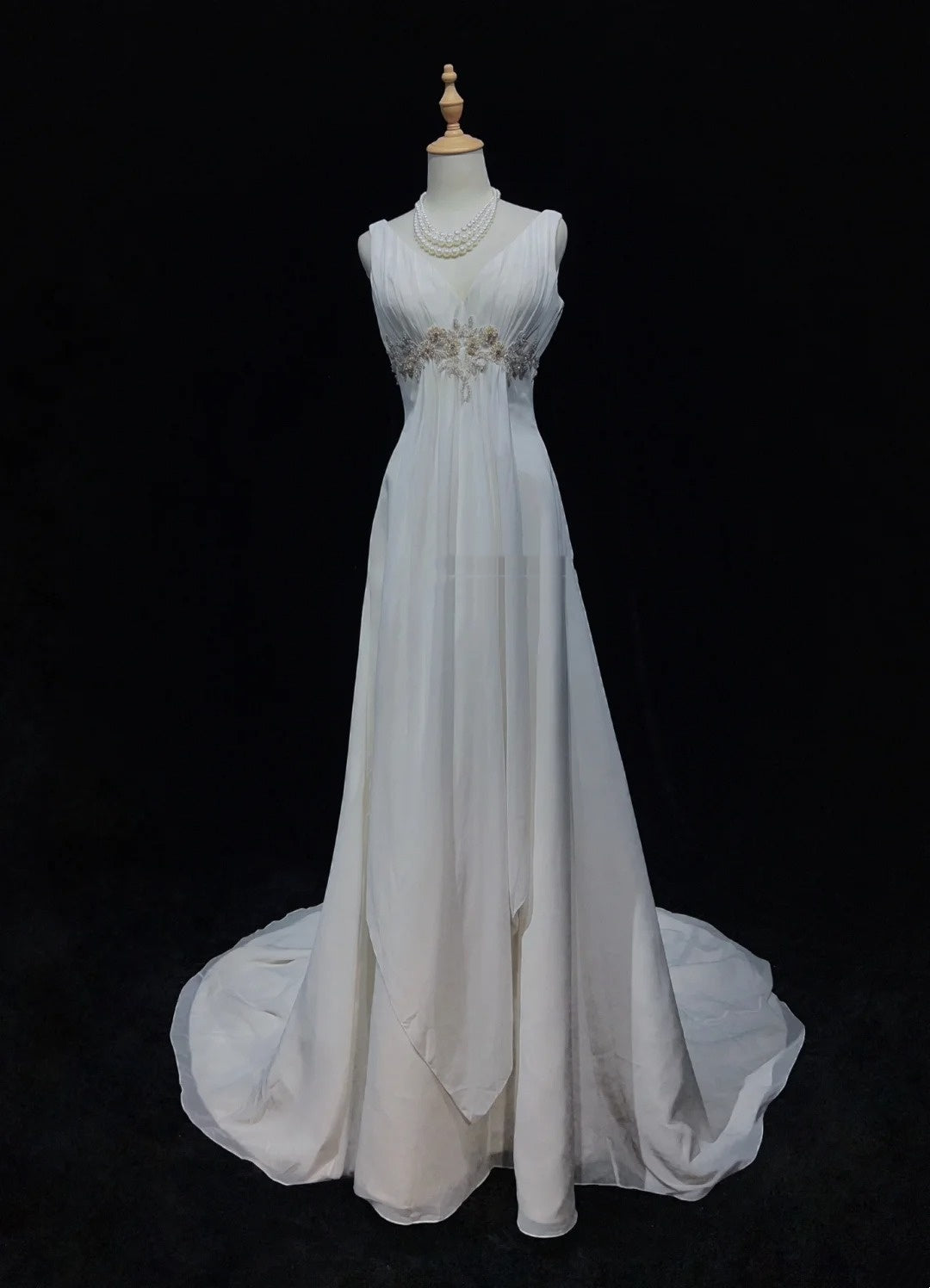 Einzigartige Brautkleider A-Linie V-Ausschnitt Weiß Chiffon Strand Sommer Boho Langes Brautkleid N3298