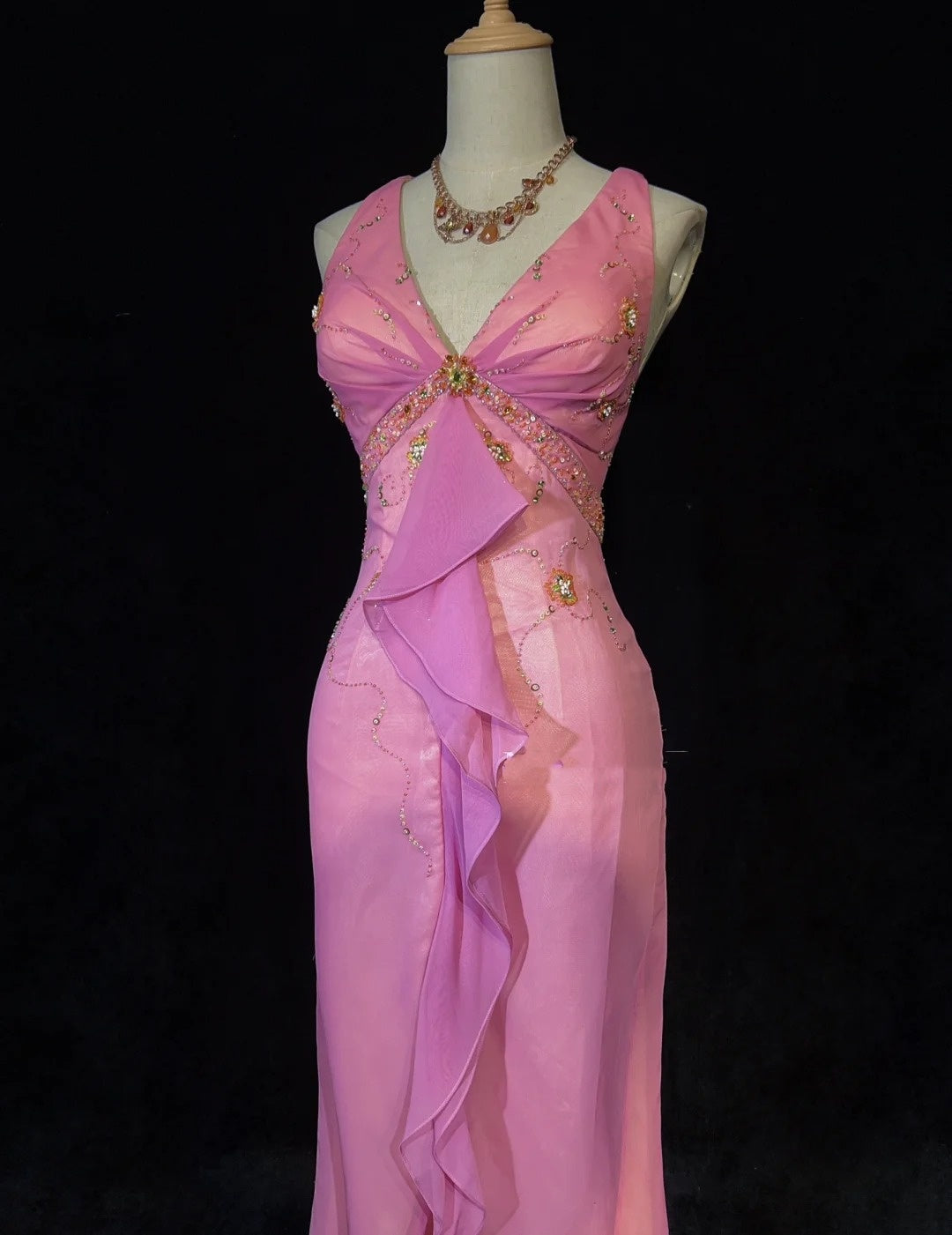 Idées de robes de bal modestes sirène col en V mousseline rose avec perles à volants pour femme robe de soirée formelle N3231