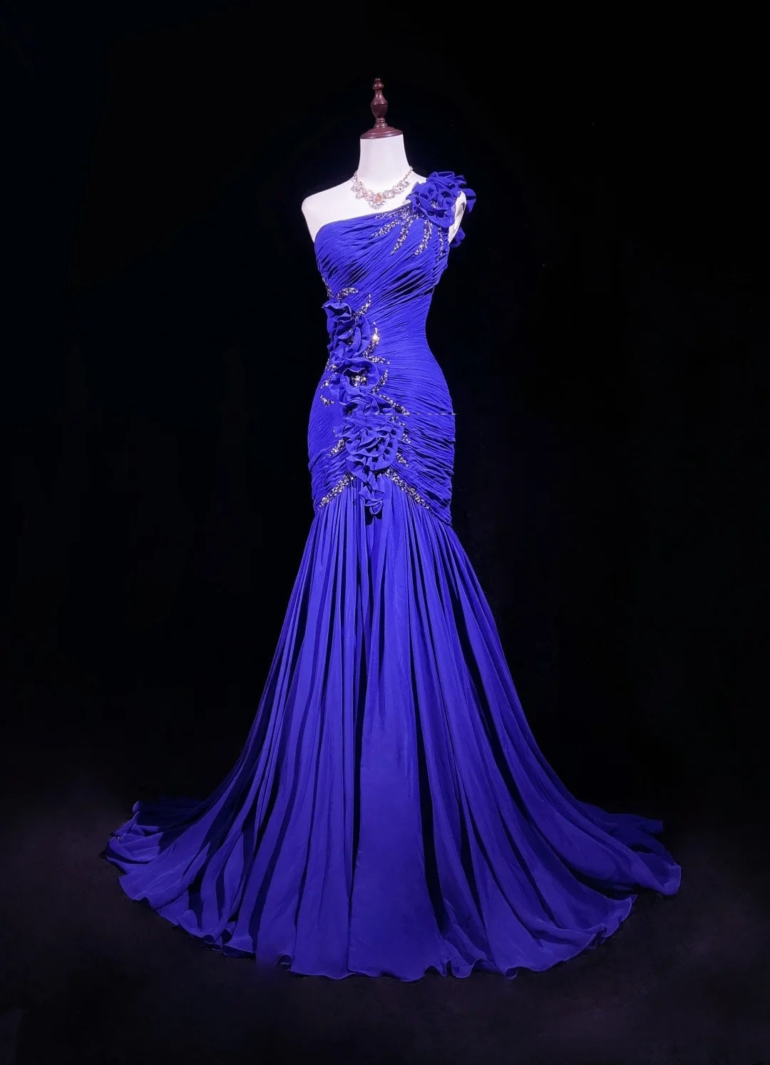 Vintage Meerjungfrauen-Abschlussballkleider One Shoulder Royalblau Chiffon mit Perlenbesatz 3D-Blumen Langes Ballkleid N2458