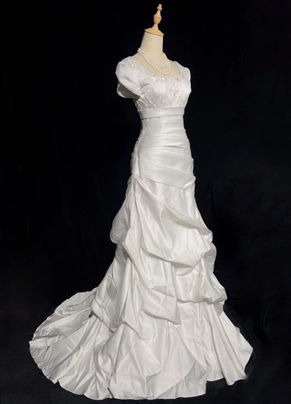 Robes de mariée intemporelles sirène col carré en satin blanc avec manches perles longue robe de mariée N3443