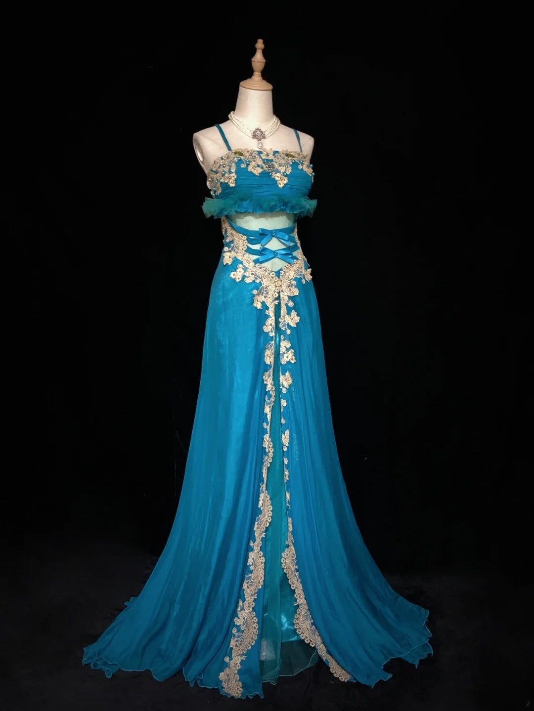 Vintage Ballkleider Spaghettiträger A-Linie Blau Chiffon mit Goldspitze Lange formelle Abendgarderobe N3864