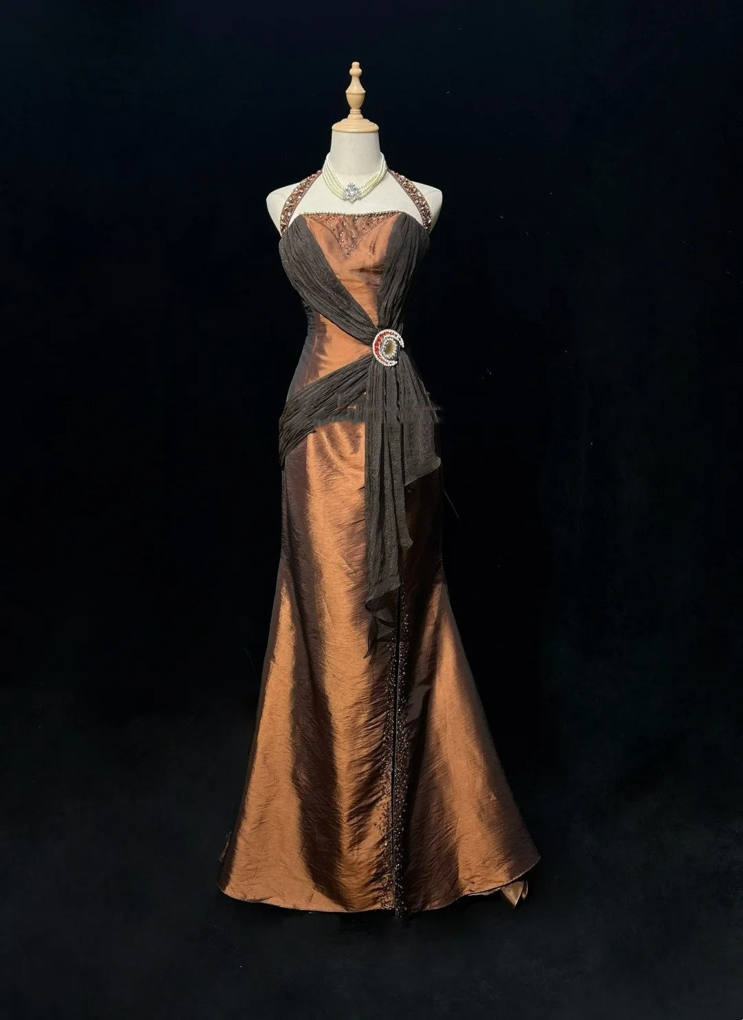 Vintage Prom-Kleider Meerjungfrau Neckholder Braun Taft mit Perlen 1950er Lange Abendkleid N2598