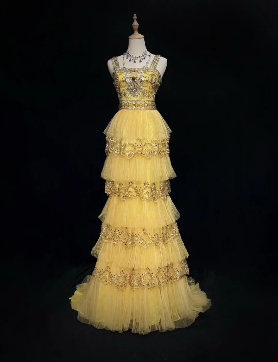Vintage Abschlussball Ästhetik Kleider A-Linie Quadratausschnitt Gelb Gestufte Lagen mit Perlen Lang Abendkleid N3060