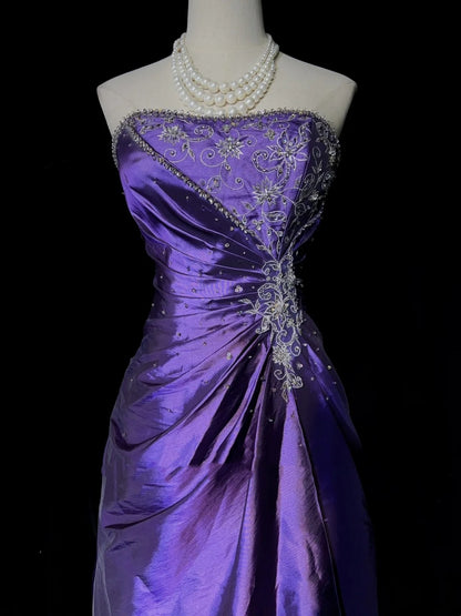 Vintage-Abschlussballkleider Ballkleid Trägerlos Lila mit goldener Spitzenapplikation 80er Jahre Lange Formelle Abendgarderobe N3886
