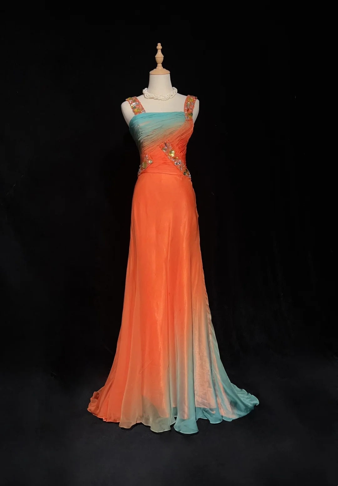 Vintage Abschlussballkleider 1960er A-Linie, eckiger Ausschnitt, orangefarbener Chiffon-Verlauf, perlenbesetztes langes Abschlussballkleid N3104