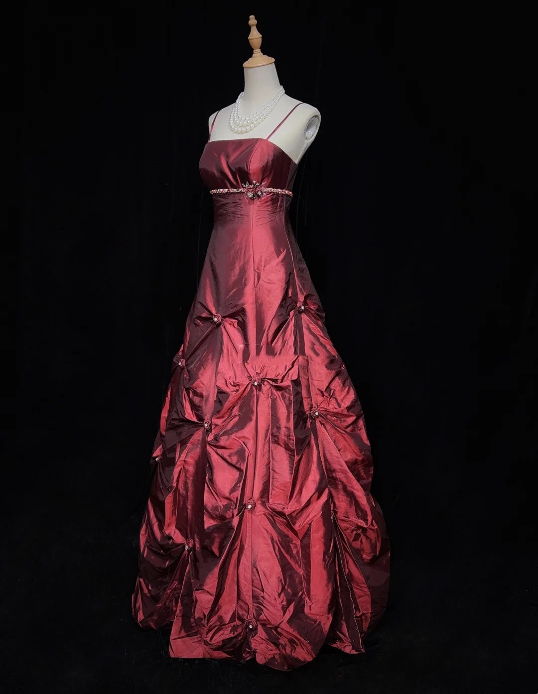 Bescheidene Ballkleider für den Abschlussball, Spaghettiträger, Burgunderroter Satin, Sweet 16 Kleid, formelle Abendgarderobe N3614