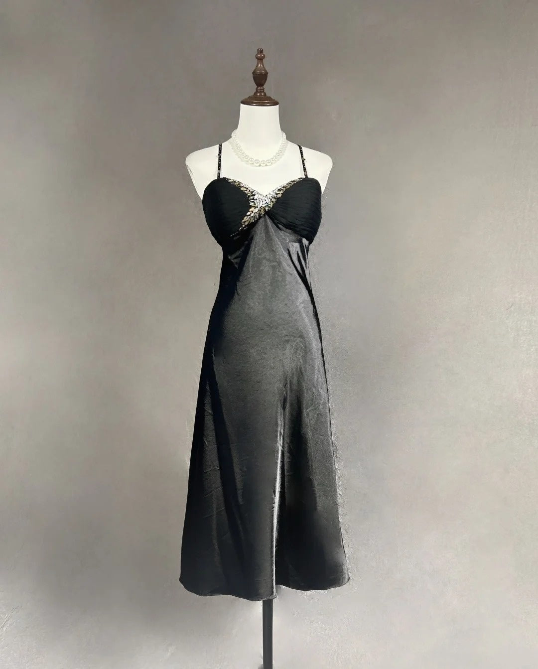 Robes de bal intemporelles ligne A, bretelles spaghetti, noires, longueur thé avec perles, tenues de soirée N3250