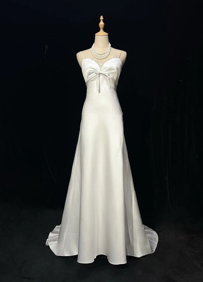 Robes de mariée blanches de jardin en satin, longueur ras du sol, sans manches, à bretelles spaghetti, coupe trapèze vintage RB3313