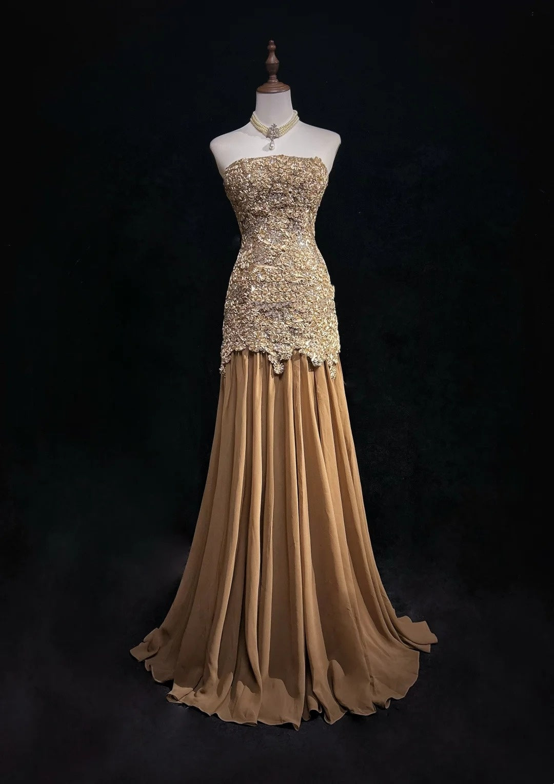 Vintage Abiballkleider 1960er Meerjungfrau Trägerlos Gold Spitze Lang Abiballkleid N3103