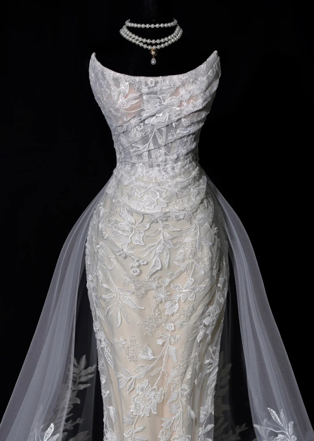Elegantes langes Brautkleid, weißes Meerjungfrauen-Kleid, trägerlos, aus Spitze, mit Schleppe, AB2476