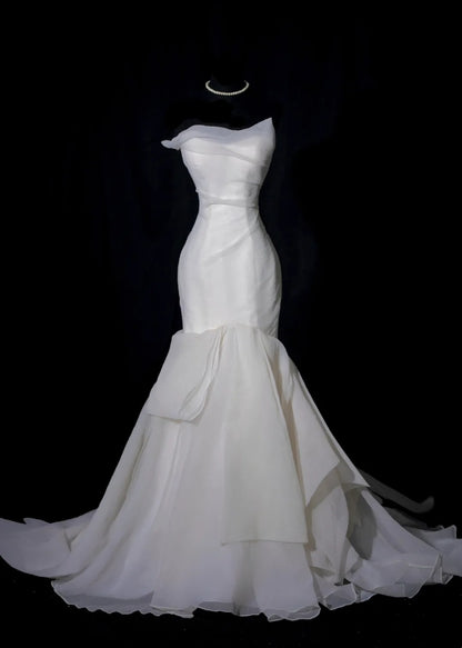 Robe de mariée sirène bustier ivoire sans manches, coupe ajustée AB2526