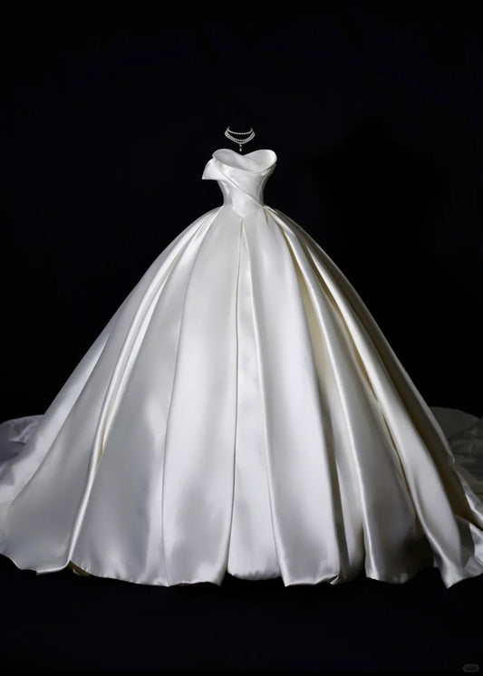 Classic Wedding Dresses Ball Gown Strapless Ivory Satin Sleeveless Brides Dress Fitted Bridal Gowns AB2531