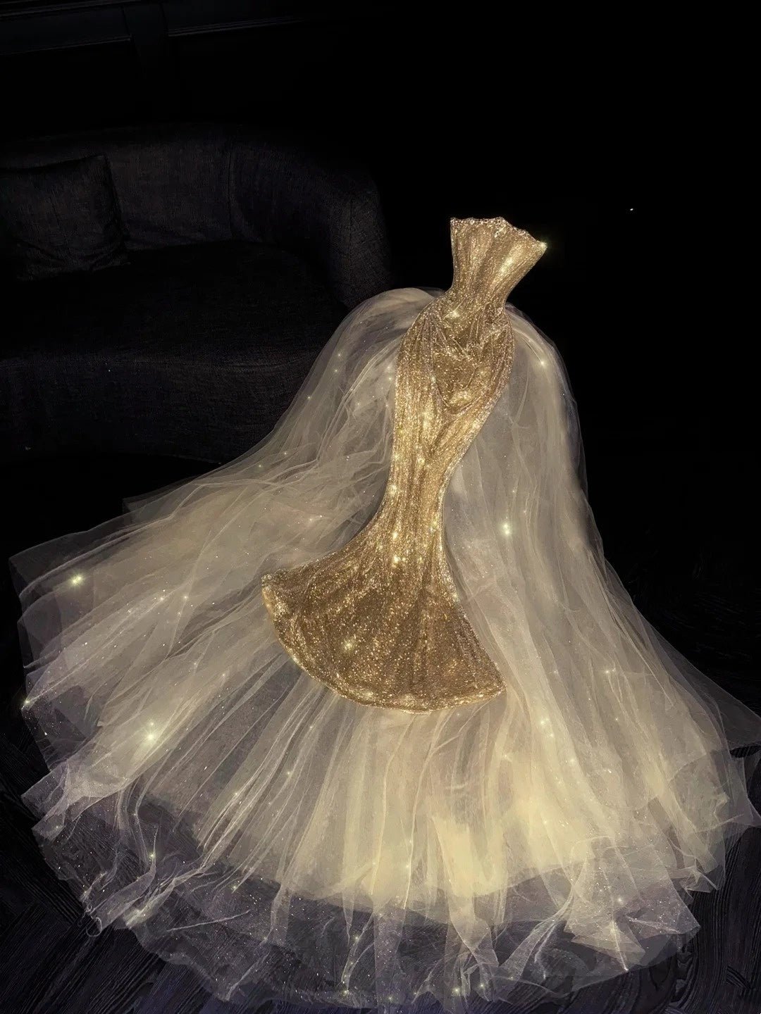 Robe de soirée longue sirène sans bretelles à paillettes dorées, ornée de sequins, idéale pour un 18e anniversaire ou un bal de promo (N732)