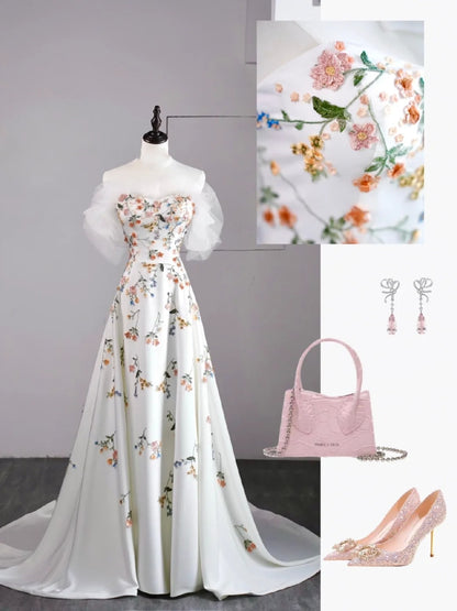 Elegantes, weißes College-Kleid in A-Linie mit herzförmigem Ausschnitt, Blumenmuster und langen Ärmeln – ideal für Teenager, zum Abschlussball oder als Ballkleid (N1172)