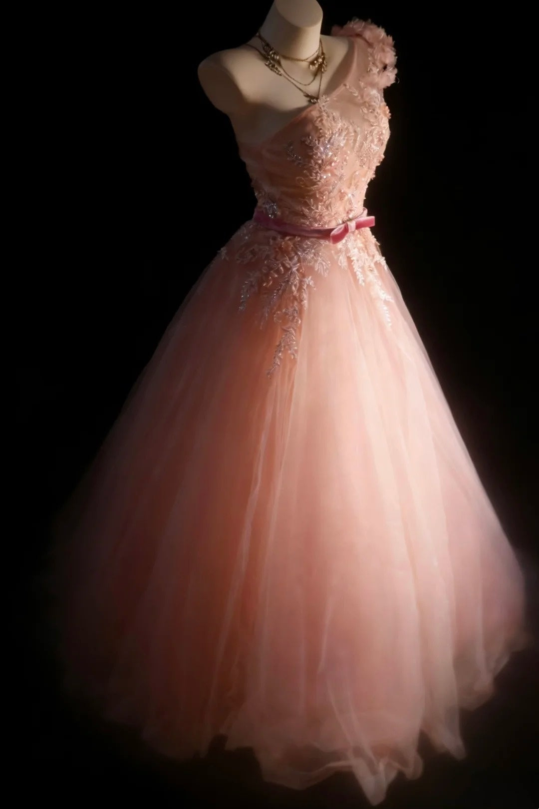 Hübsches Ballkleid für den Abschlussball, One Shoulder, Rouge Pink, Tüll mit Applikationen, langes Abendkleid N2954