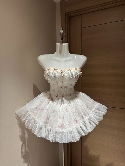 Süßes Ballkleid Trägerlos Weißer Tüll Mit 3D-Blumen Kurze Nacht In Rio Inspo Hoco-Kleid-Ideen Homecoming-Kleider RB4040