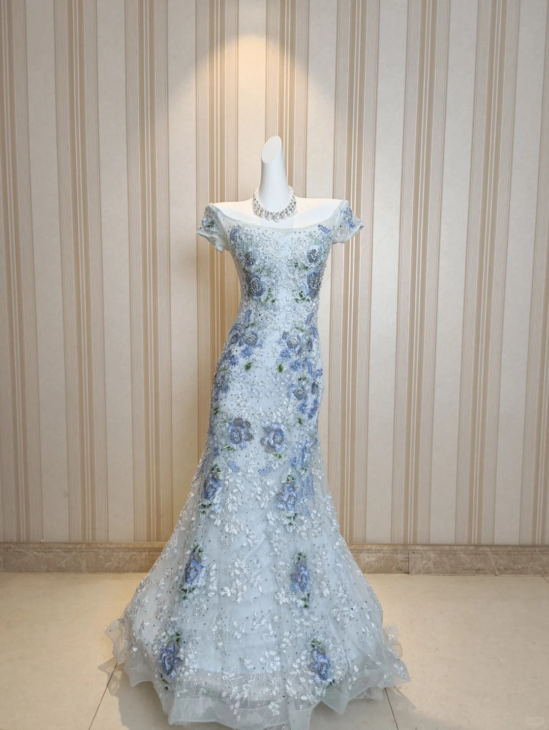 Elegantes Meerjungfrau-Kleid, schulterfrei, Grau mit Spitze, elegantes Outfit zum 18. Geburtstag, formelle Ballkleider N4197