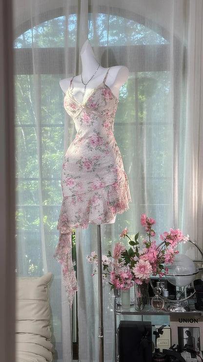 Süße Etui-Spaghettiträger-Blumen-Chiffon-Ideen für Damen Kurzes Geburtstags-Heimkehr-Kleid N3527