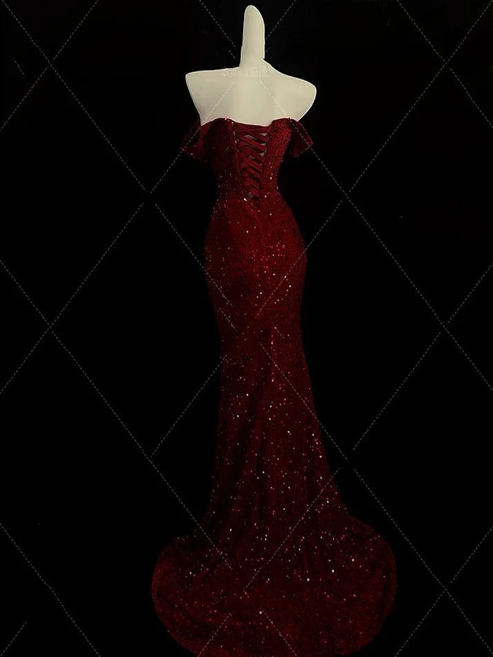 Robe de soirée longue rouge à sequins, décolleté cœur et fente sirène élégante, référence AB130