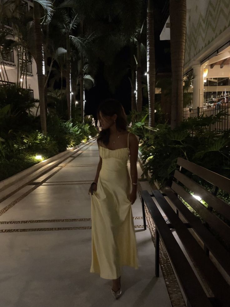 Robe de bal simple en satin jaune pastel, robe de soirée formelle, robe d'invitée de mariage N263