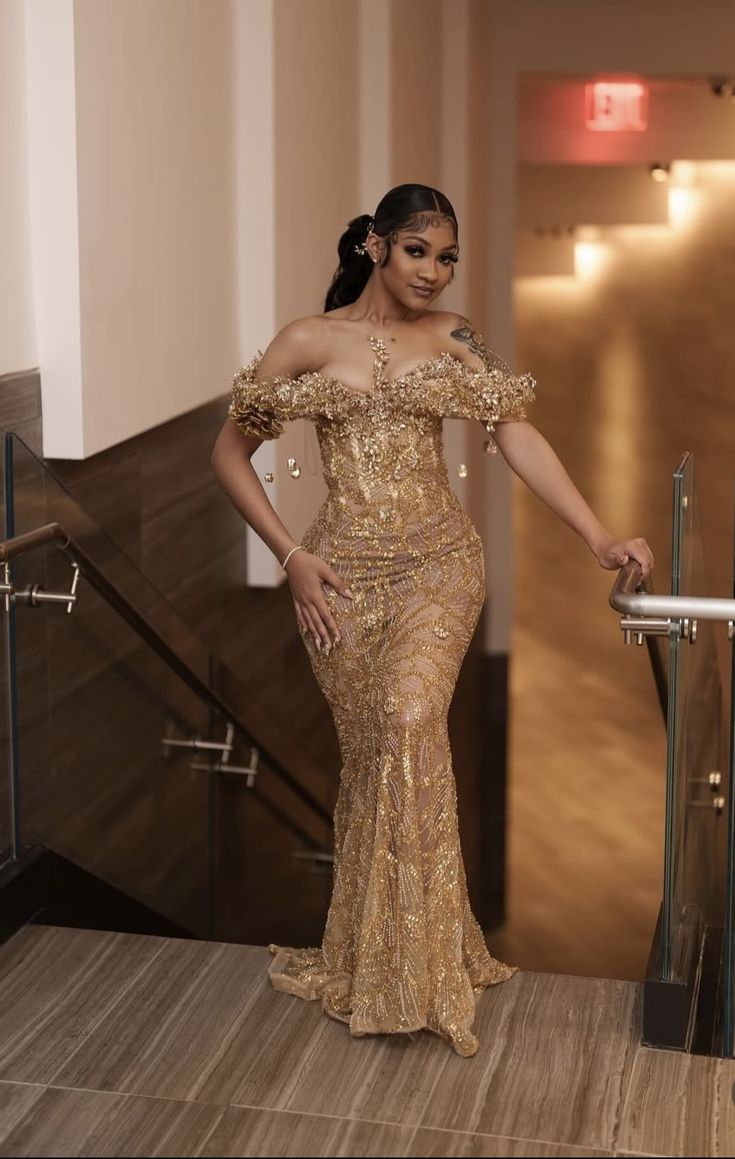 Funkelndes Meerjungfrauen-Kleid mit schulterfreiem Rock und goldenen Pailletten – Inspiration für schwarze Mädchen, Frauen und Mädchen – formelle Partykleider, lange Ballkleider N138