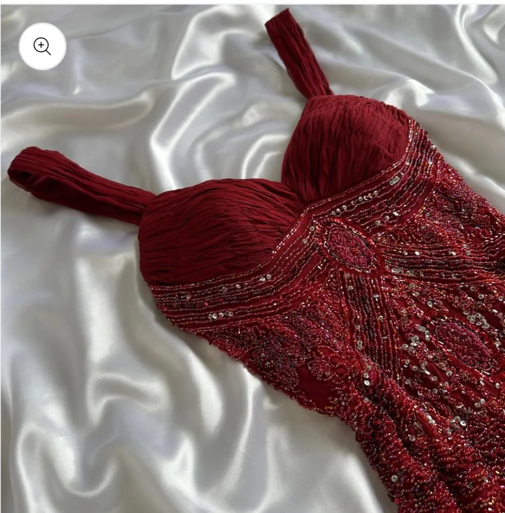 Elegantes Meerjungfrauen-Kleid aus burgunderrotem Tüll mit Perlen für Damen – langes, formelles Ballkleid zum 22. Geburtstag (AB1363)