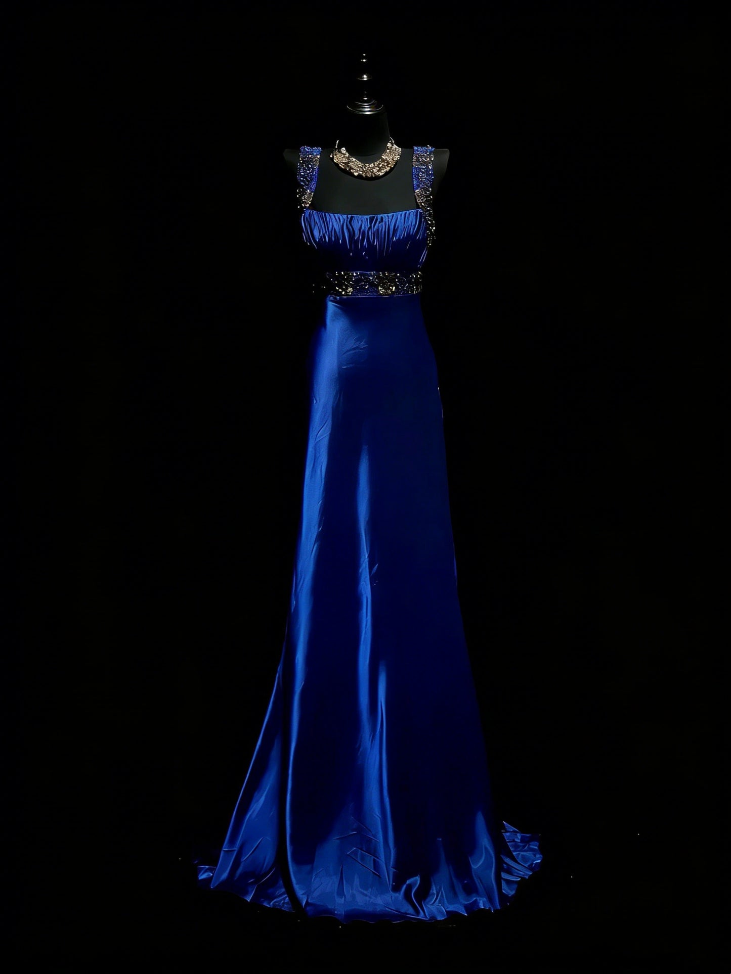 Robe de bal longue en satin bleu roi, coupe trapèze, col carré et corsage orné de perles, idéale pour les jeunes filles en quête d'une tenue de soirée ou de remise de diplômes (N1198).