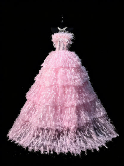 Robe de bal bustier rose en tulle sans manches ornée de plumes, robe longue de quinceañera pour femme, robe de quinceañera pour les 16 ans (N1199)