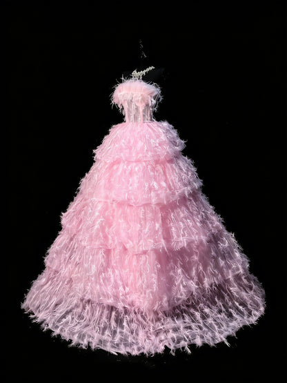 Robe de bal bustier rose en tulle sans manches ornée de plumes, robe longue de quinceañera pour femme, robe de quinceañera pour les 16 ans (N1199)