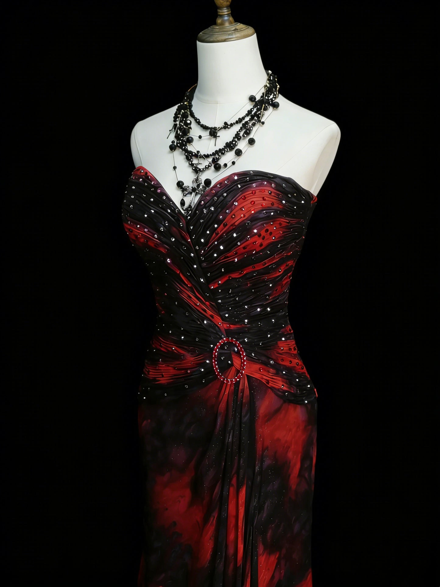 Robe de bal longue de style sirène, bustier cœur, noire et rouge, en mousseline à fleurs et perles, style années 80, pour lycéennes (N1338)