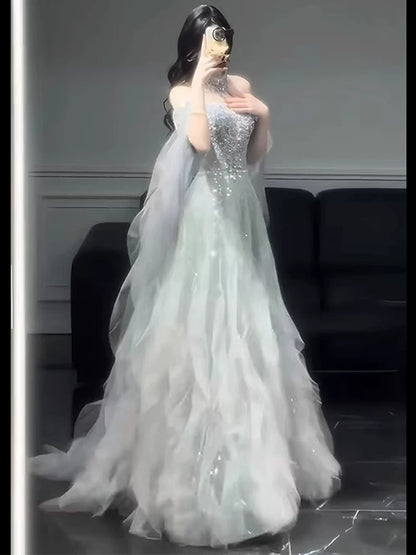 Robe de bal pailletée à épaules dénudées et manches à volants ornées de perles - Inspiration pour une longue soirée - Tenues pour un 18e anniversaire AB2224