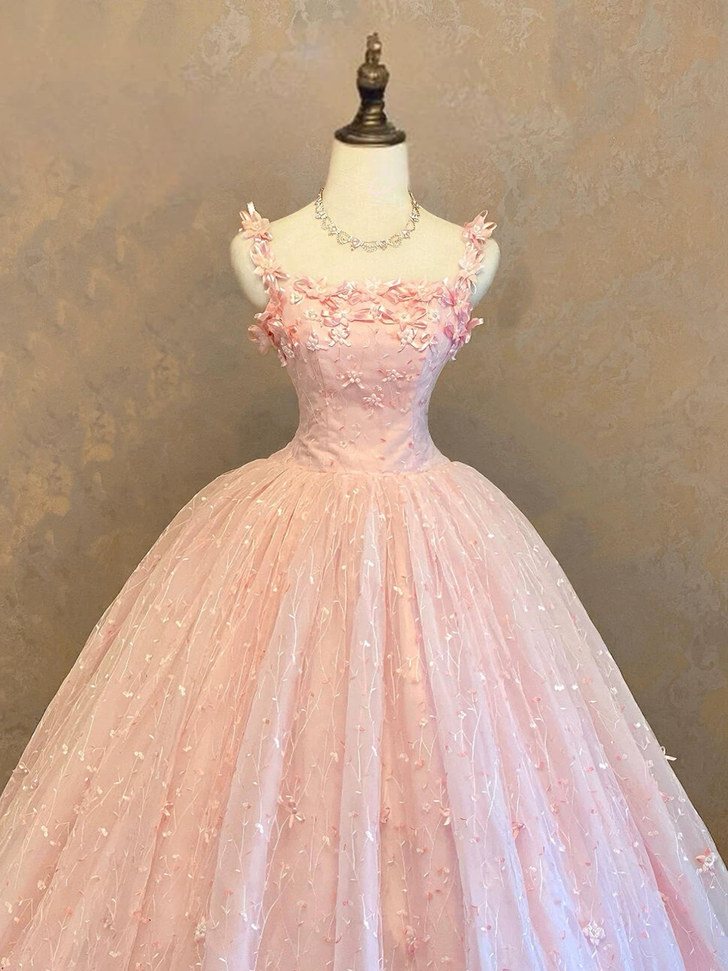 Neues Ballkleid 2026 für Quinceañeras, Rüschen, rosa Spitze, Party, süßes Outfit für den 16. Geburtstag, Kleid AB2224