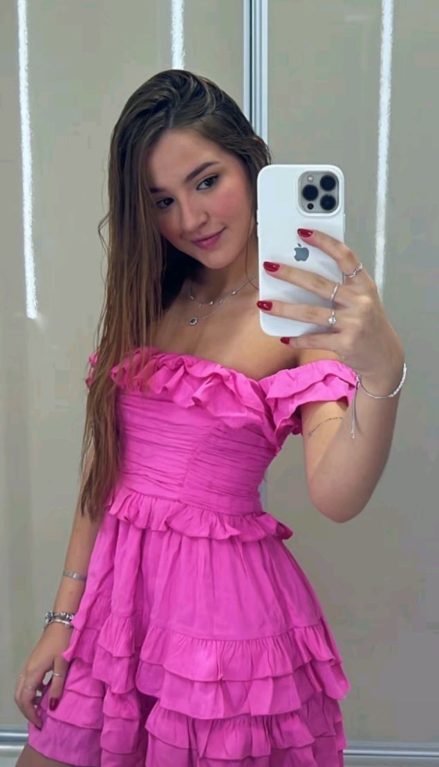 Belle Robe Courte de Soirée Esthétique Rose Satinée Coupe A-ligne Épaules Dénudées avec Volants Superposés pour Senior 12ème Année RB4387