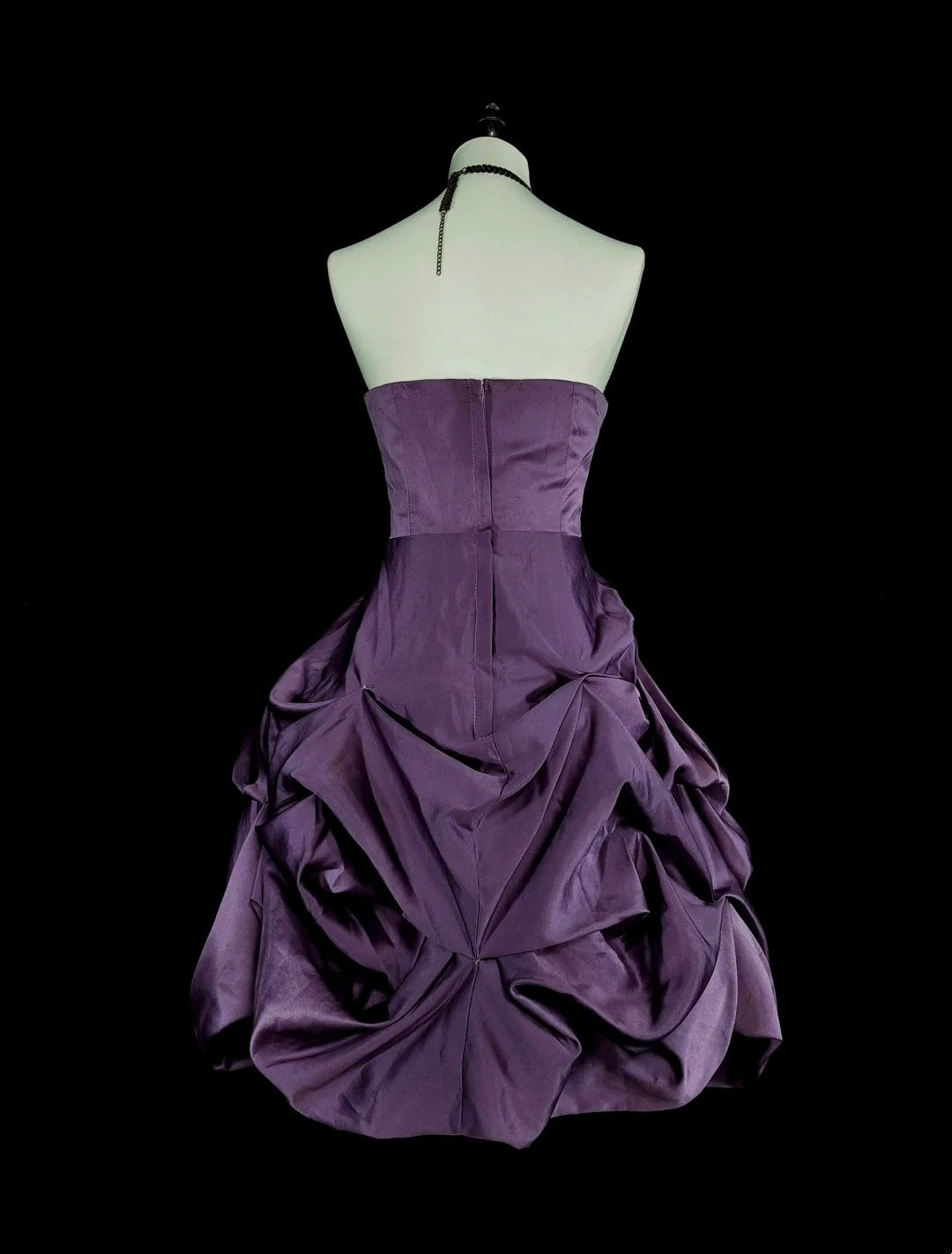 Einzigartiges Ballkleid mit Herzausschnitt, lila Satin, inspiriert von den 2000er Jahren, Homecoming-Kleider, kurze Inspiration, N1746
