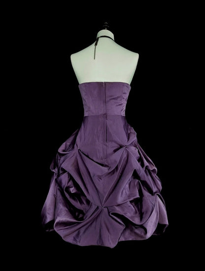 Einzigartiges Ballkleid mit Herzausschnitt, lila Satin, inspiriert von den 2000er Jahren, Homecoming-Kleider, kurze Inspiration, N1746